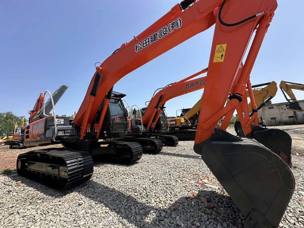 Hitachi ZX200 excavator Good Price