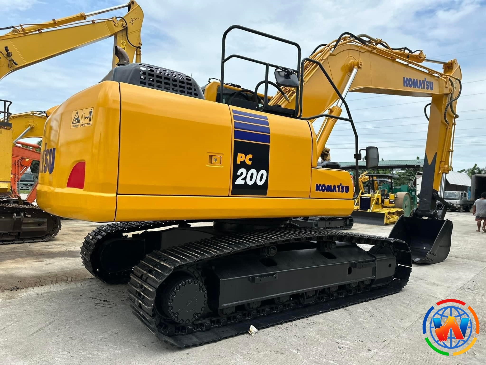 Komatsu PC200-10 excavator Good Price