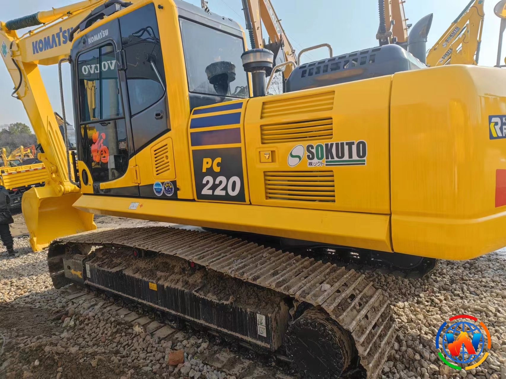 Komatsu PC220 excavator Good Price