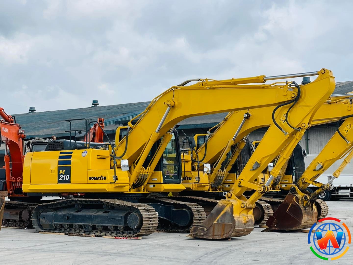 Komatsu PC210-10 excavator Good Price-