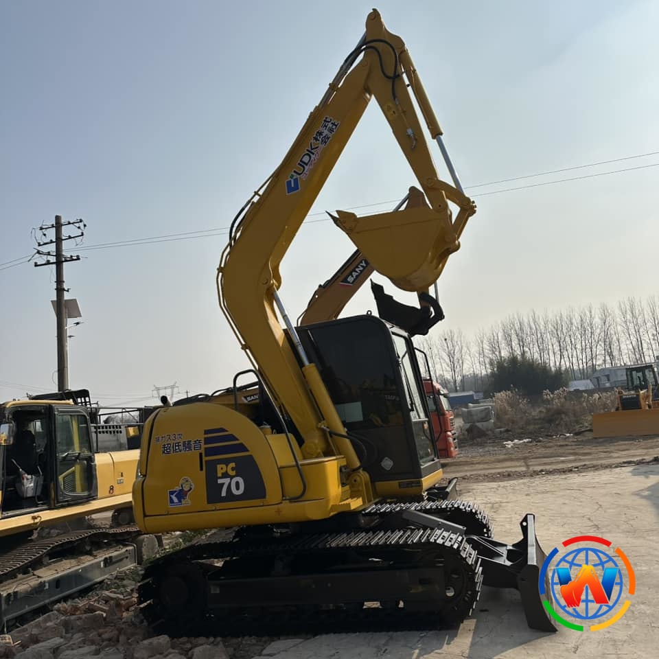 Komatsu PC70-8 excavator Good Price