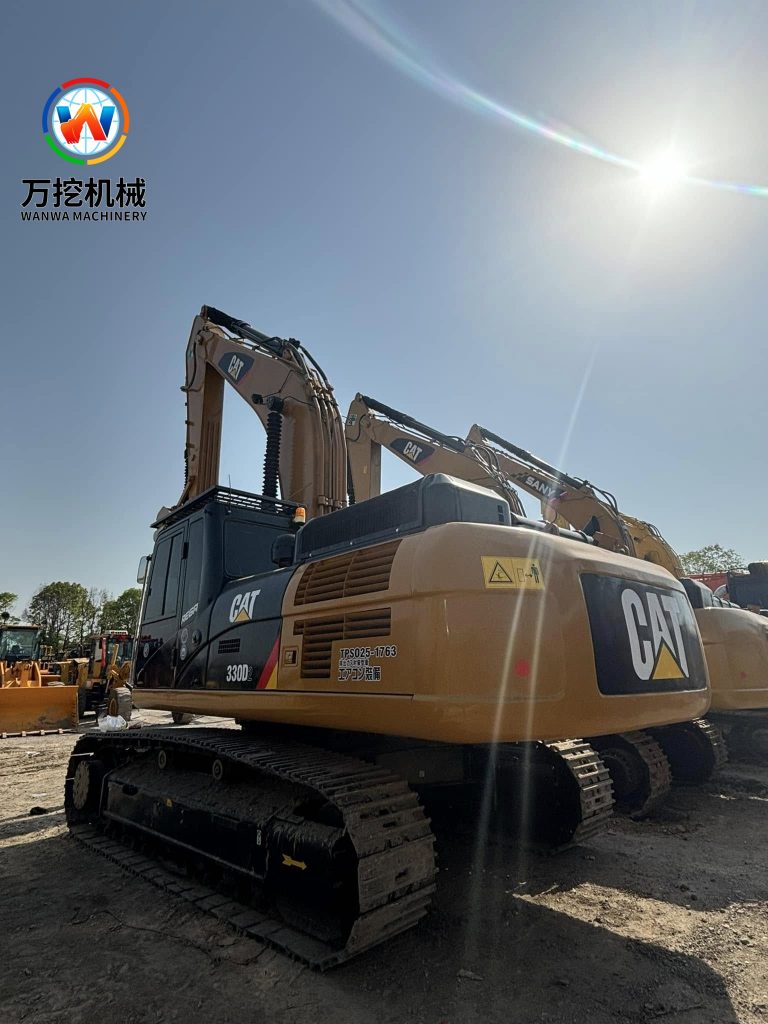 CAT330