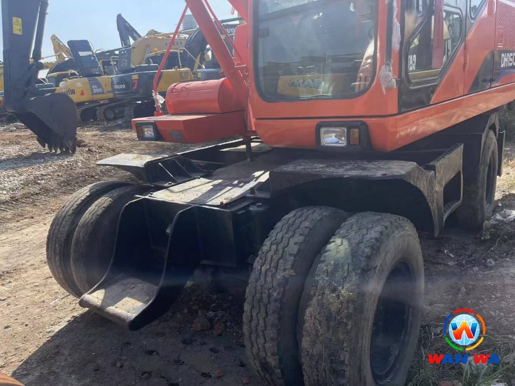 Doosan DH150 excavator Good Price