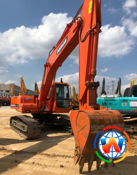 DOOSAN DH220LC Excavator Good price