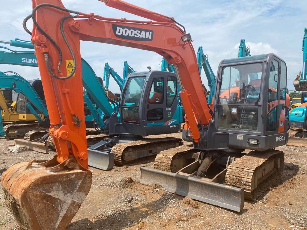 DOOSAN DH60 excavator Good Price