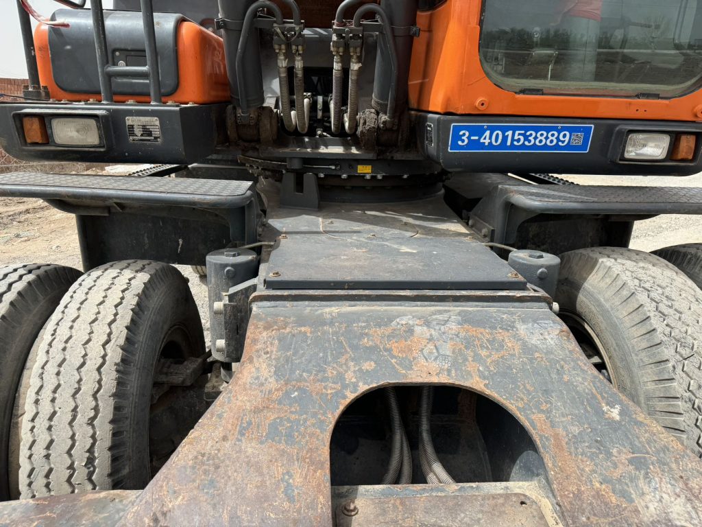DOOSAN 210W-9C excavator Good Price