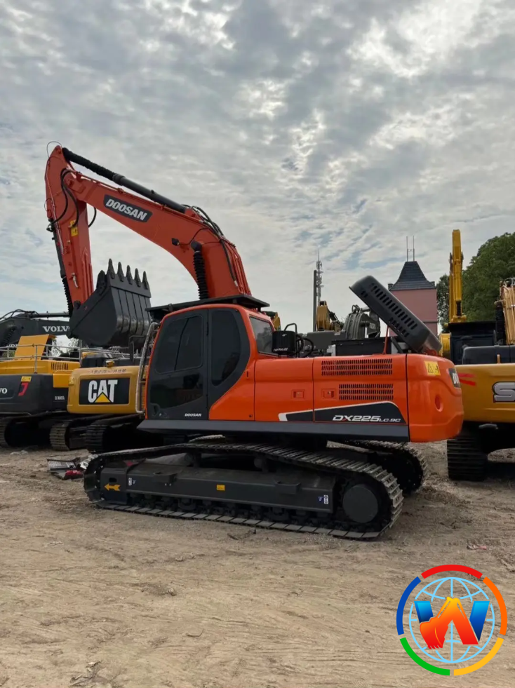 DOOSAN DX225LC-9C excavator Good Price