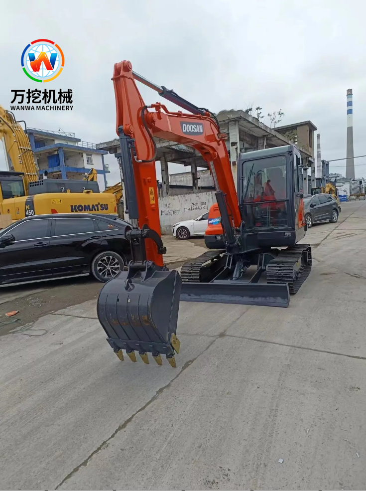 DOOSAN DX55 excavator Good Price