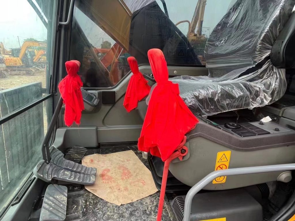 Volvo EC240 excavator Good Price