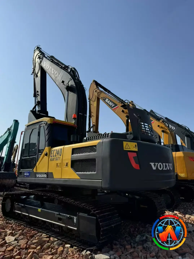VOLVO EC240 excavator Good Price