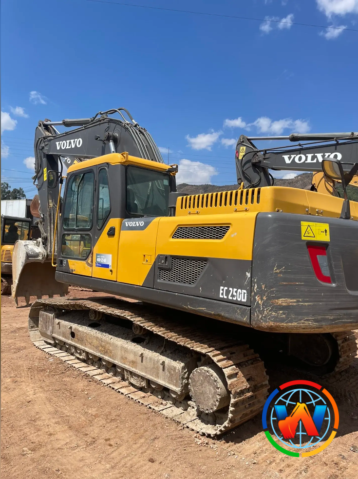 VOLVO EC250 excavators in good price