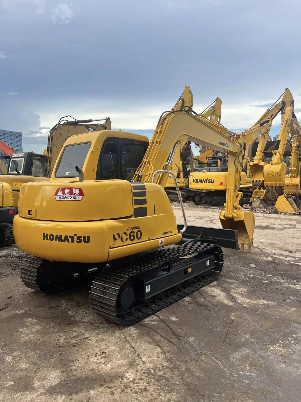Komatsu PC60 excavator Good Price
