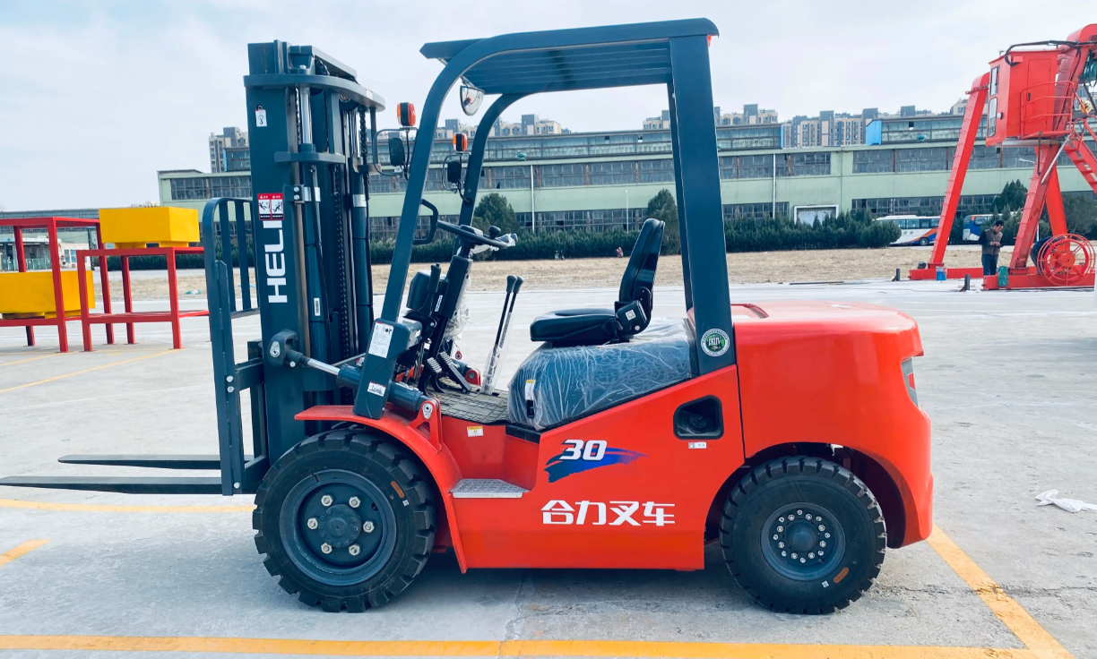 FORKLIFT